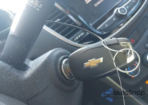 2021 Chevrolet Trax Awd Lt z USA, uszkodzony, nr VIN KL7CJPSM8MB377251